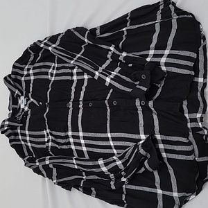 Black and White Old Navy Flannel Shirt